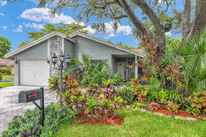 990 NW 89th Ave, Plantation, FL 33324 - MLS#F10519646