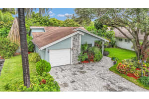 990 NW 89th Ave, Plantation, FL 33324 - MLS#F10519646