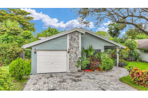 990 NW 89th Ave, Plantation, FL 33324 - MLS#F10519646