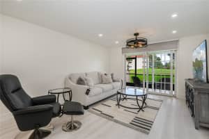 411 S Hollybrook Dr 109, Pembroke Pines, FL 33025 - MLS#F10519648