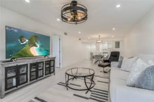 411 S Hollybrook Dr 109, Pembroke Pines, FL 33025 - MLS#F10519648