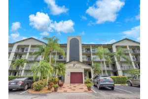 1300 Sw 130th Ave 104f, Pembroke Pines