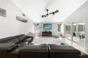 14463 SW 16th Ct, Davie, FL 33325 - MLS#F10519715