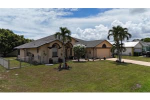 472 SE Faith Ter, Port Saint Lucie, FL 34983 - MLS#F10519835