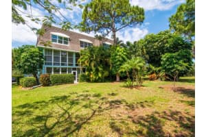 1901 Indian River Blvd, Vero Beach, FL 32960 - MLS#F10519890