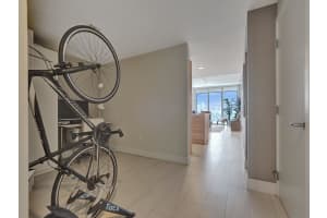 16385 Biscayne Boulevard, North Miami Beach, FL 33160 - MLS#F10519901