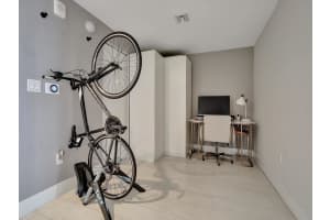 16385 Biscayne Boulevard, North Miami Beach, FL 33160 - MLS#F10519901