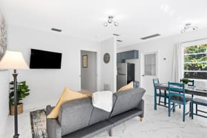 811 SW 26th Ct B, Fort Lauderdale, FL 33315 - MLS#F10519915