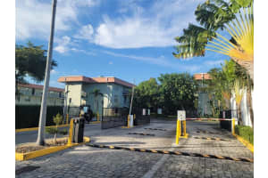 805 Oakland Park Boulevard, Oakland Park, FL 33311 - MLS#F10519929