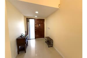 712 SW 88th Ter 712, Plantation, FL 33324 Sold 10/15/25