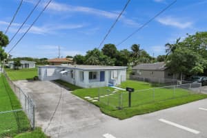 2055 NW 8th St, Pompano Beach, FL 33069 - MLS#F10519951