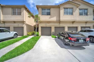 13227 SW 42nd St, Hollywood, FL 33027 - MLS#F10519958