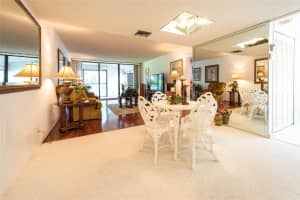 16325 Golf Club Road, Weston, FL 33326 - MLS#F10519980