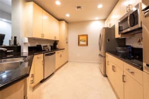 16102 Emerald Estates Dr 207, Weston, FL 33331 - MLS#F10520056