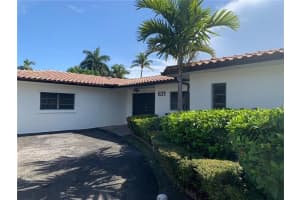 631 Oleander Dr, Hallandale Beach, FL 33009 - MLS#F10520060