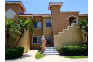 7820 Nw 7th St 102, Pembroke Pines
