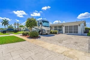 9060 NW 25th St, Sunrise, FL 33322 - MLS#F10520180