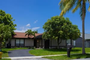 8211 Sw 13th Ct, North Lauderdale