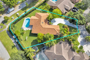 9351 NW 10th Ct, Plantation, FL 33322 Sold 09/17/25