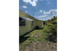 2043 NE 52nd St, Pompano Beach, FL 33064 - MLS#F10520227