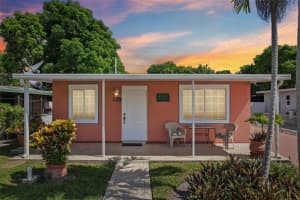 725 E 19th St, Hialeah