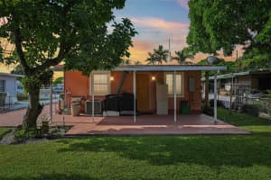 725 E 19th St, Hialeah, FL 33013 Sold 09/26/25