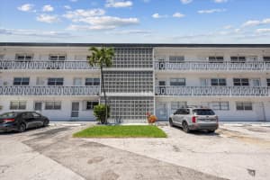 467 Golden Isles Dr 206, Hallandale Beach, FL 33009 - MLS#F10520238