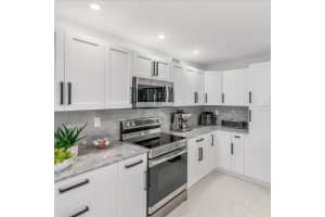 1350 Sw 122nd Ave 415, Miami