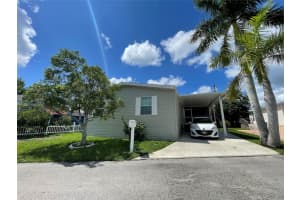 8516 Sw 16th St, Davie