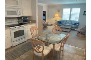 8516 SW 16th St, Davie, FL 33324 - MLS#F10520253