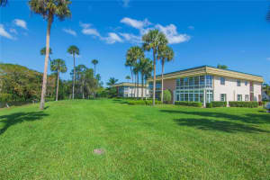 1 Vista Gardens Trl 207, Vero Beach