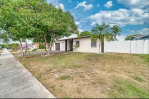 8231 Sw 9th St, North Lauderdale