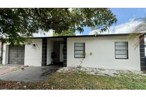 8231 SW 9th St, North Lauderdale, FL 33068 - MLS#F10520281