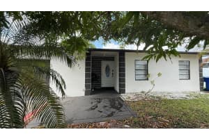 8231 SW 9th St, North Lauderdale, FL 33068 - MLS#F10520281