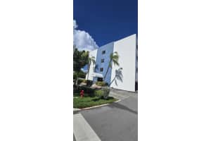 105 S Riverside Dr 203, Pompano Beach, FL 33062 - MLS#F10520284