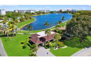 3015 N Palm Aire Dr, Pompano Beach