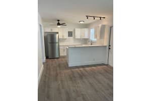 828 NE 16th Ave, Fort Lauderdale, FL 33304 - MLS#F10520359