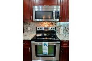 3507 Oaks Way 106, Pompano Beach, FL 33069 Sold 11/19/25