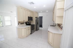 160 SW 127th Ave, Plantation, FL 33325 - MLS#F10520451