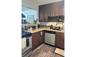 1000 Parkview Dr 1006, Hallandale Beach, FL 33009 - MLS#F10520474