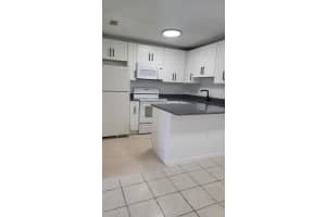 6882 Nw 173rd Dr 804, Hialeah