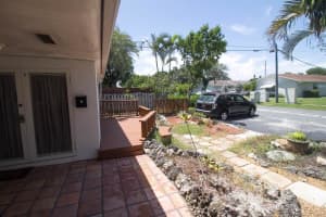 909 NE 12th Ave C, Pompano Beach, FL 33060 - MLS#F10520508