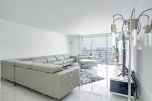 210 174 174 Street, Sunny Isles Beach, FL 33160 - MLS#F10520529