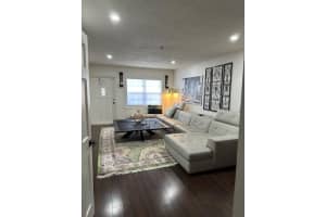 917 NE 16th Ave 13, Fort Lauderdale, FL 33304 - MLS#F10520535