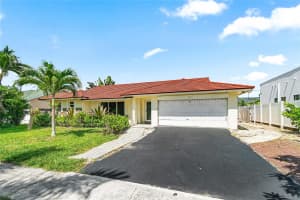 7517 W Country Club Blvd, Boca Raton, FL 33487 Sold 11/13/25