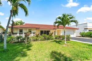 7517 W Country Club Blvd, Boca Raton, FL 33487 - MLS#F10520552