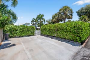 927 Mcintosh St, West Palm Beach, FL 33405 Sold 09/15/25