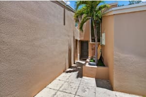 1089 NW 13th St 1, Boca Raton, FL 33486 - MLS#F10520597
