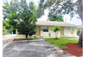 241 NE 35th St 2, Oakland Park, FL 33334 - MLS#F10520603