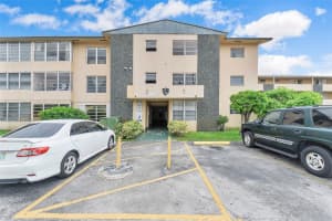 110 Royal Palm Rd 211, Hialeah Gardens, FL 33016 - MLS#F10520693